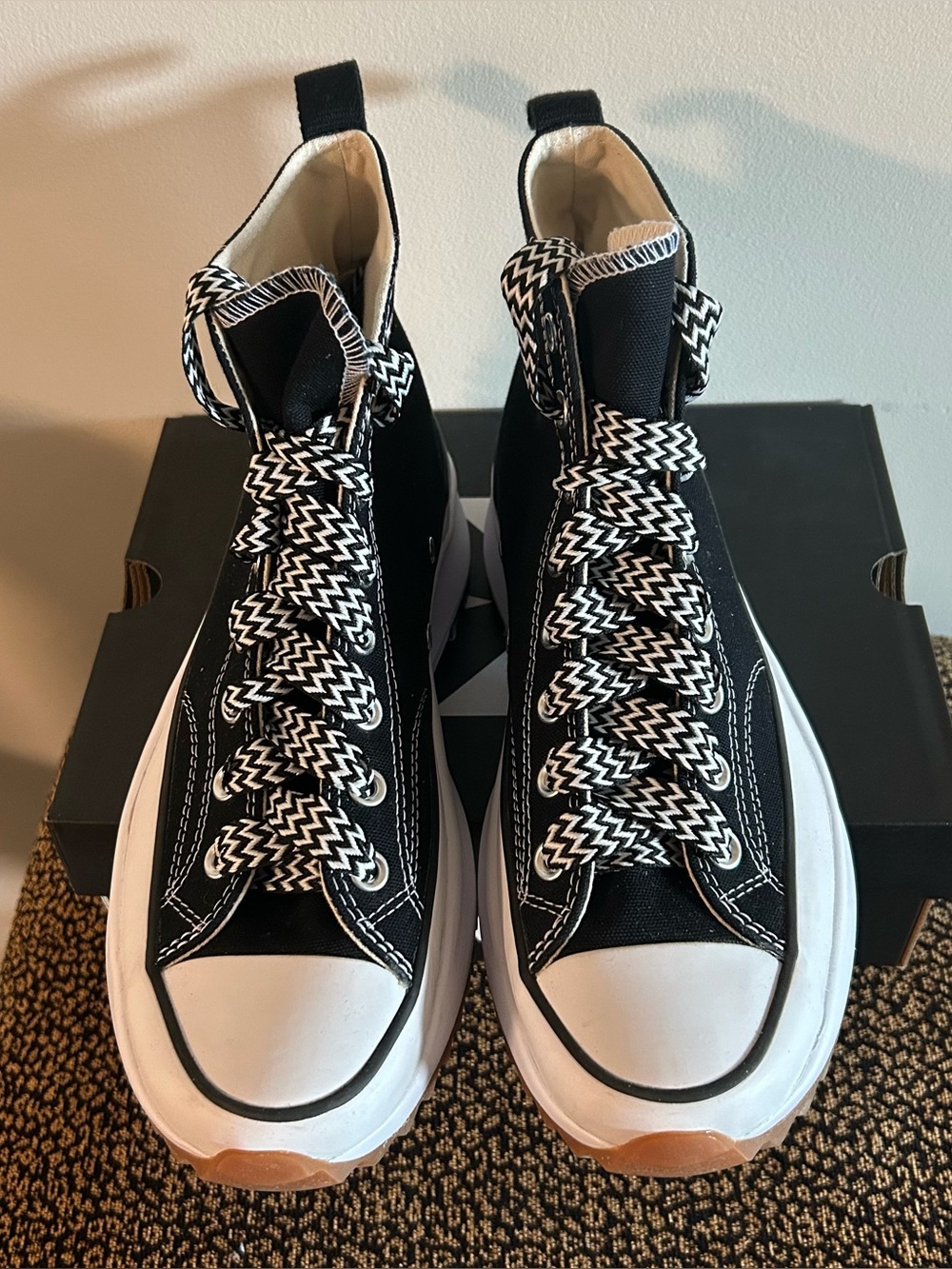 Converse Run Star Hike Black & White Platform High-Top w Zigzag Laces